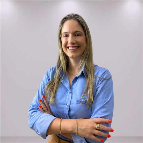 Renata (Diretora Geral Adjunta)